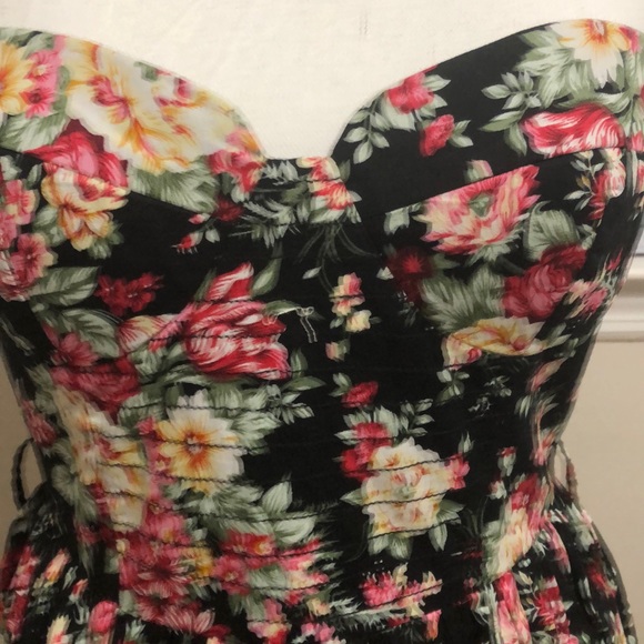 🌸Dress - Picture 2 of 5